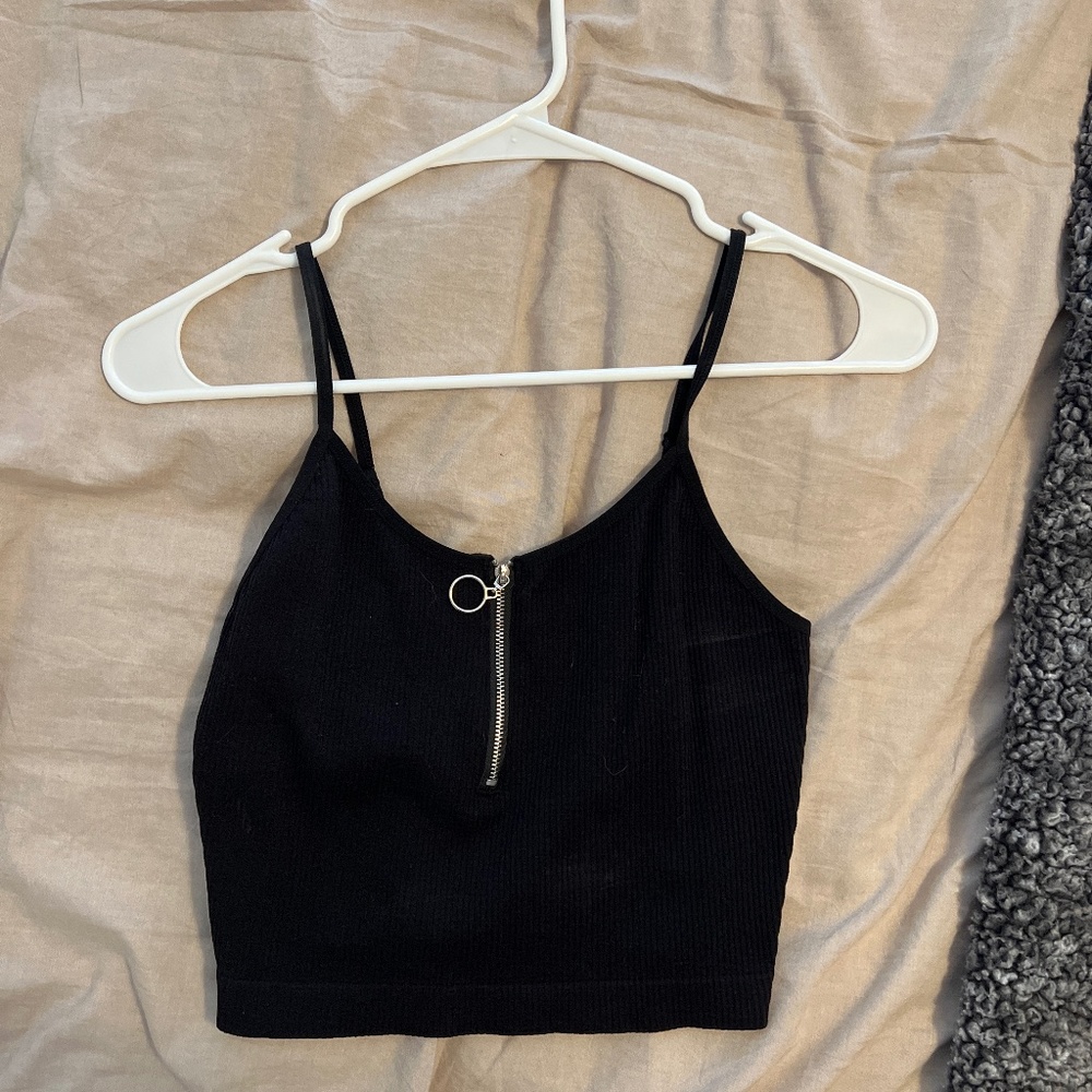 Cropped tank top, a zipper